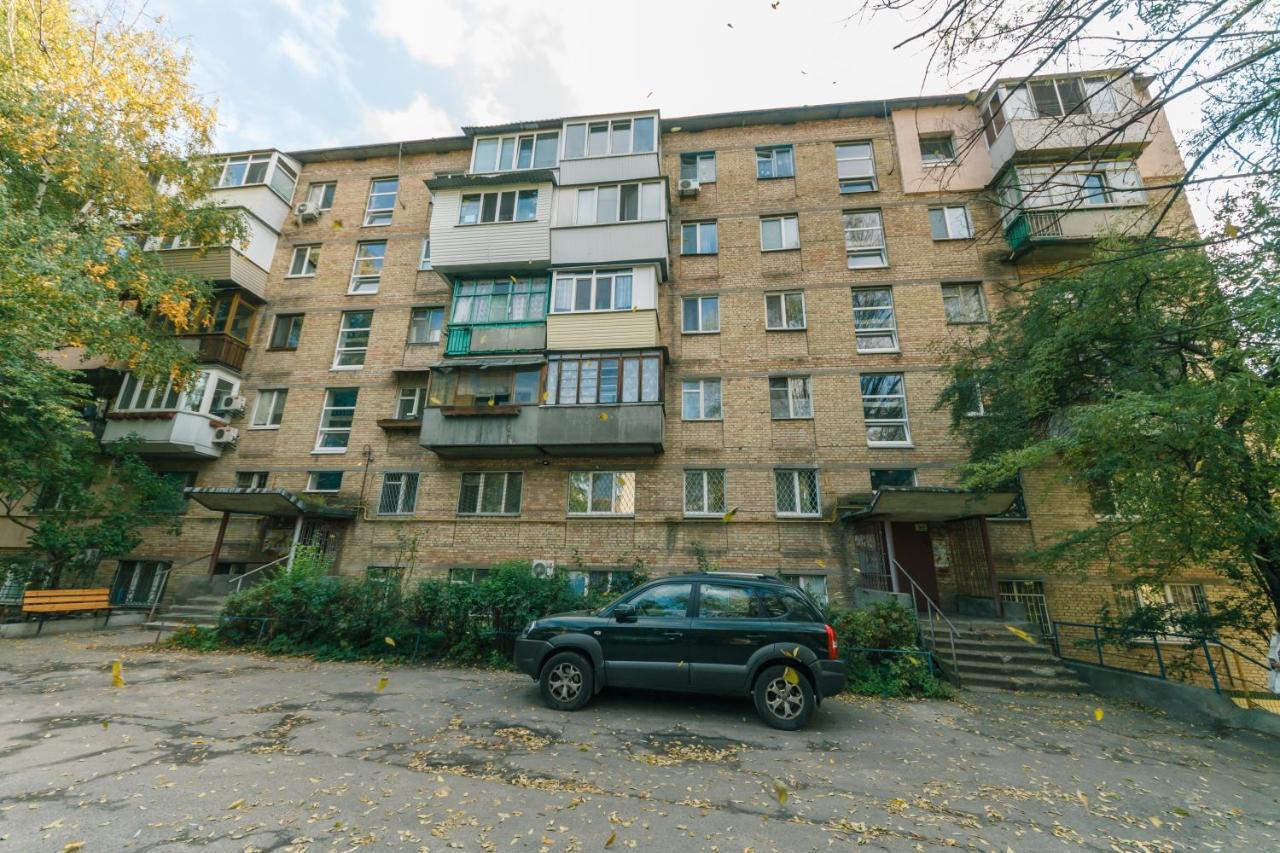 Прекрасная квартира у метро Политехнический институт Киев Экстерьер фото